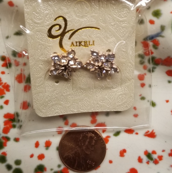 Aikeli snowflake earrings - Picture 4 of 6